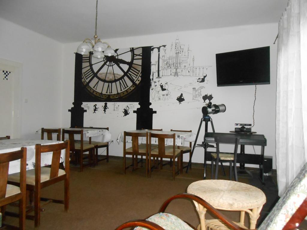 White Rabbit Hall Hotel Poděbrady Buitenkant foto